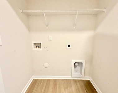 6200 Lowe Lane - Photo Thumbnail 21