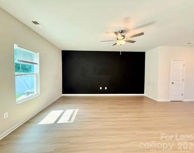 6200 Lowe Lane - Photo Thumbnail 10