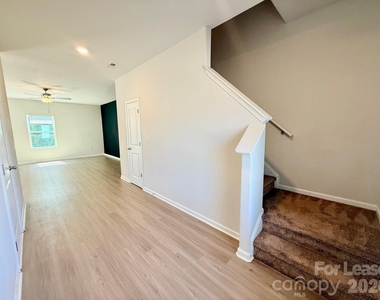 6200 Lowe Lane - Photo Thumbnail 7