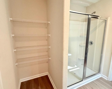 6200 Lowe Lane - Photo Thumbnail 15