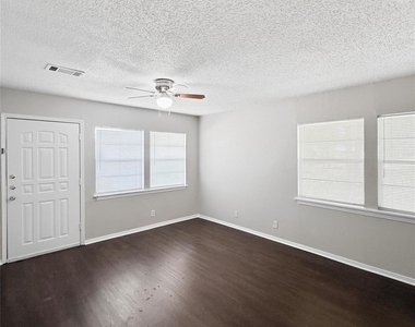 3520 Western Avenue - Photo Thumbnail 5