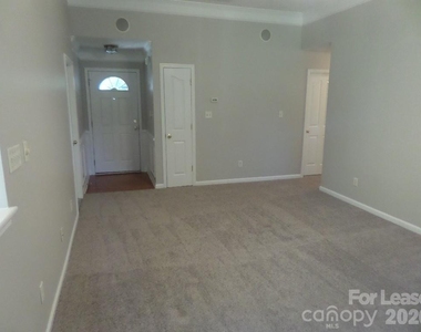 3617 Sipes Lane - Photo Thumbnail 4