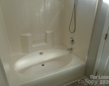 3617 Sipes Lane - Photo Thumbnail 7