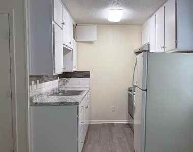 708 Ioof Street - Photo Thumbnail 5