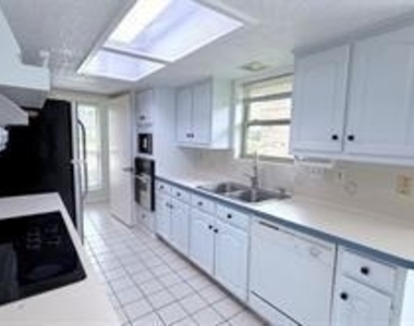 1521 Leicester Street - Photo Thumbnail 7