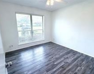 1521 Leicester Street - Photo Thumbnail 28