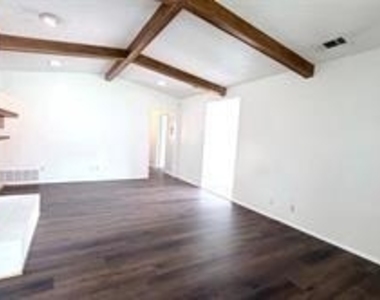 1521 Leicester Street - Photo Thumbnail 11