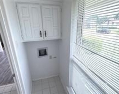 1521 Leicester Street - Photo Thumbnail 5