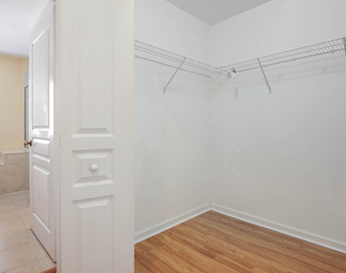 5404 Sunseeker Boulevard - Photo Thumbnail 22