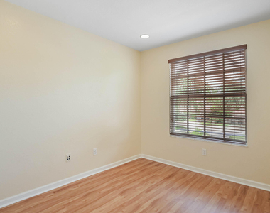 5404 Sunseeker Boulevard - Photo Thumbnail 27