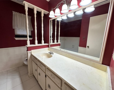 120 W Drane Avenue - Photo Thumbnail 19