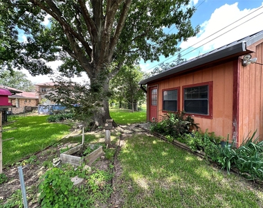120 W Drane Avenue - Photo Thumbnail 6