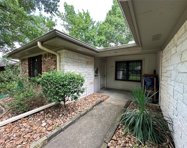 120 W Drane Avenue - Photo Thumbnail 1