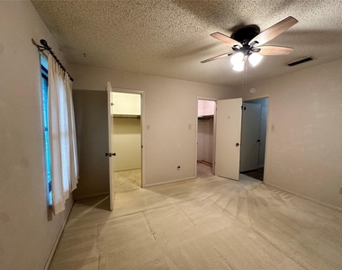 120 W Drane Avenue - Photo Thumbnail 17