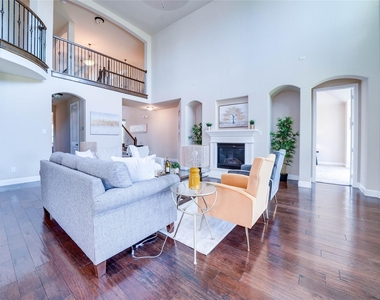 1262 Roma Drive - Photo Thumbnail 5