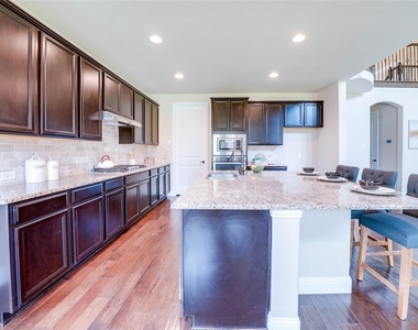 1262 Roma Drive - Photo Thumbnail 7