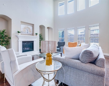 1262 Roma Drive - Photo Thumbnail 3