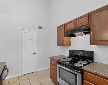 918 Sylvan Creek Drive - Photo Thumbnail 13