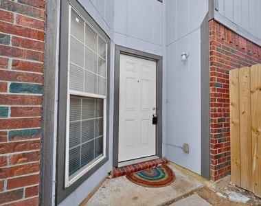 918 Sylvan Creek Drive - Photo Thumbnail 5