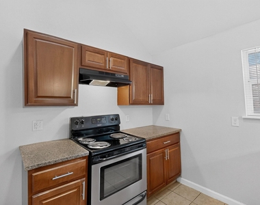 918 Sylvan Creek Drive - Photo Thumbnail 14