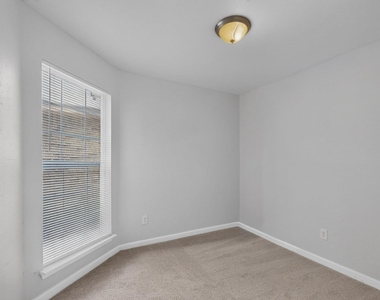 918 Sylvan Creek Drive - Photo Thumbnail 30
