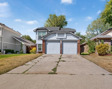 918 Sylvan Creek Drive - Photo Thumbnail 2