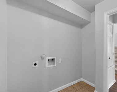 918 Sylvan Creek Drive - Photo Thumbnail 33