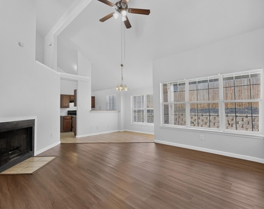 918 Sylvan Creek Drive - Photo Thumbnail 7