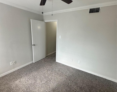 2268 Colony Court - Photo Thumbnail 12