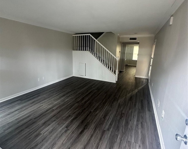 2268 Colony Court - Photo Thumbnail 1