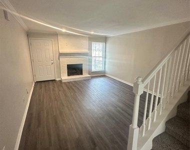 2268 Colony Court - Photo Thumbnail 2