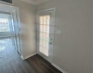 2268 Colony Court - Photo Thumbnail 11