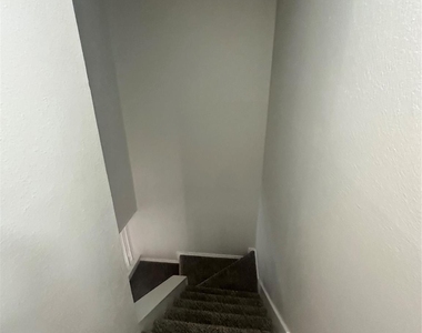 2268 Colony Court - Photo Thumbnail 9