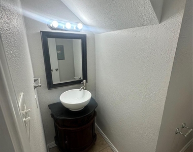 2268 Colony Court - Photo Thumbnail 7