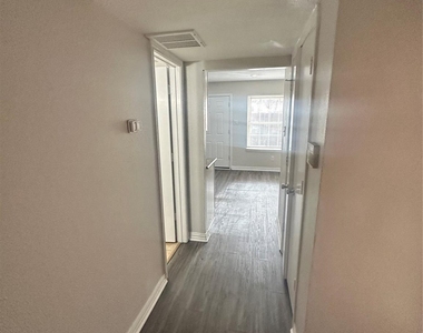 2268 Colony Court - Photo Thumbnail 10