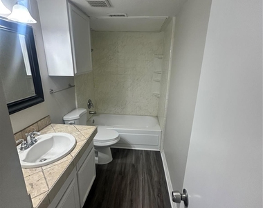 2268 Colony Court - Photo Thumbnail 17