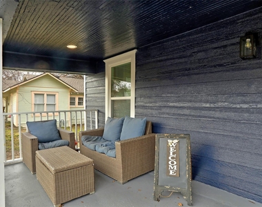 324 S Kentucky Street - Photo Thumbnail 2