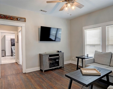 324 S Kentucky Street - Photo Thumbnail 4