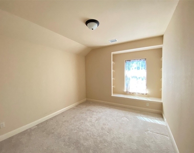 3901 Jeanette Lane - Photo Thumbnail 14
