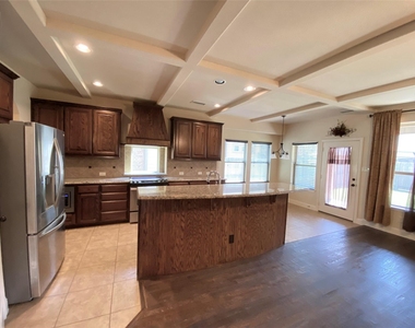 3901 Jeanette Lane - Photo Thumbnail 5
