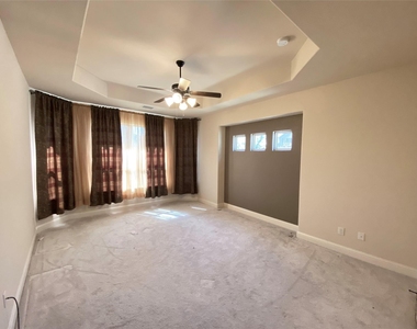 3901 Jeanette Lane - Photo Thumbnail 9