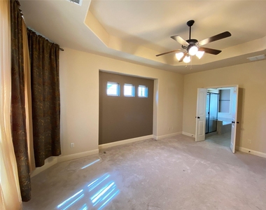 3901 Jeanette Lane - Photo Thumbnail 6