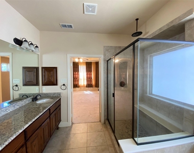 3901 Jeanette Lane - Photo Thumbnail 12