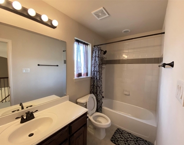 3901 Jeanette Lane - Photo Thumbnail 15