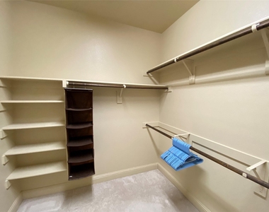 3901 Jeanette Lane - Photo Thumbnail 11