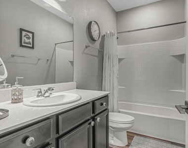 5332 Northfield Drive - Photo Thumbnail 18