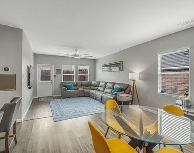 5332 Northfield Drive - Photo Thumbnail 6