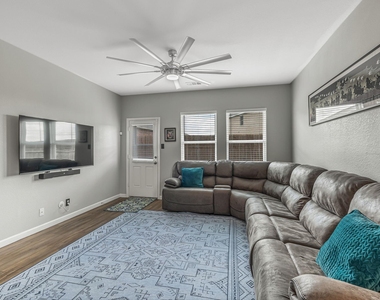 5332 Northfield Drive - Photo Thumbnail 7