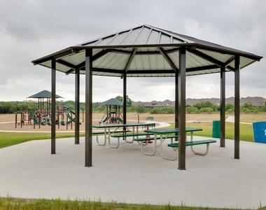 5332 Northfield Drive - Photo Thumbnail 31