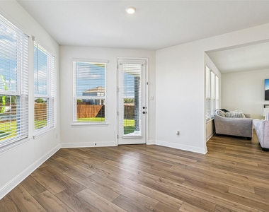 721 Saint Lawrence Drive - Photo Thumbnail 11